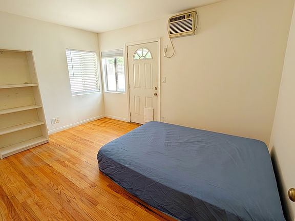 2nd image of 18918 Friar St