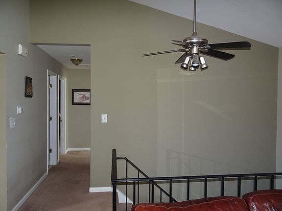 4th image of 302 Elwood Ct