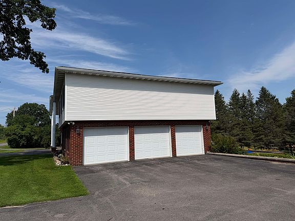 3rd image of 1002 N Racquette River Rd