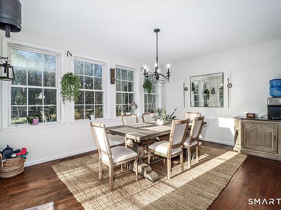 3rd image of 100 Hawthorne Lane