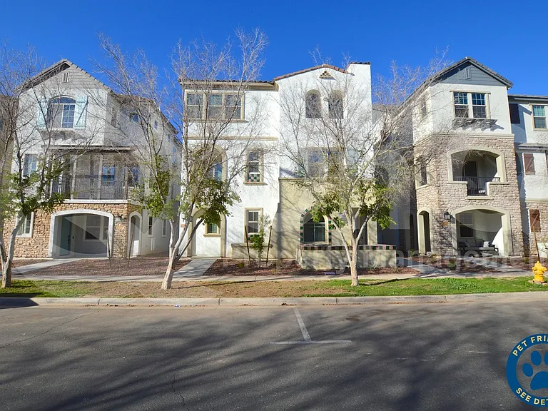 1723 E Dogwood Ln — Photo 1