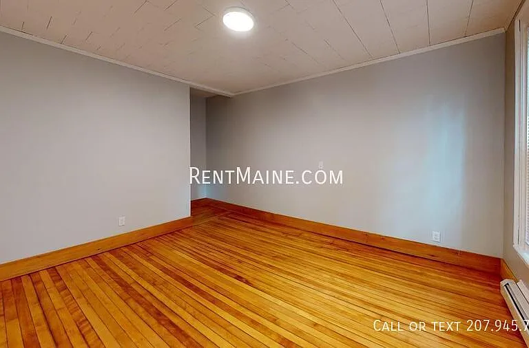 118 Grove St #2 — Photo 3