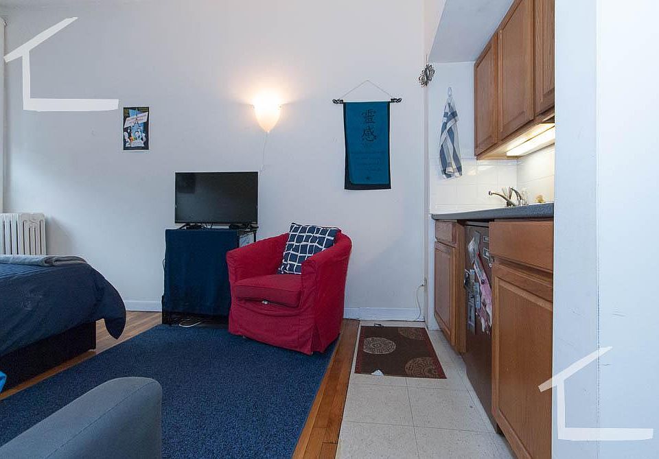 2nd image of 11 Keswick St #Lm3