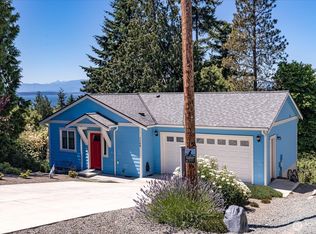 1156 Halsey Dr, Coupeville, WA 98239