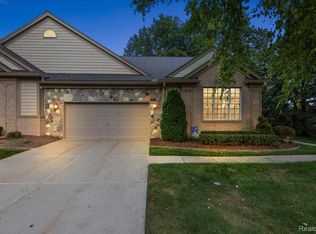 400 Wyngate Dr, Rochester, MI 48307