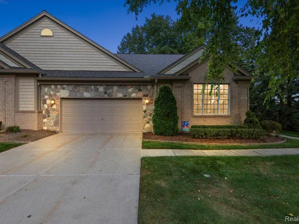 400 Wyngate Dr, Rochester, MI 48307
