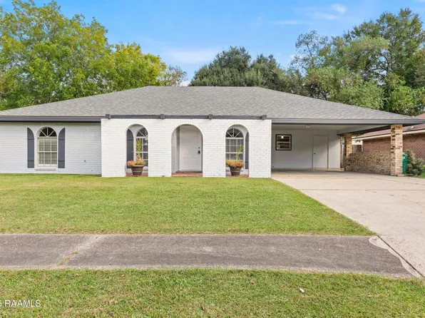 216 Saint Nicholas Dr, Lafayette, LA 70506
