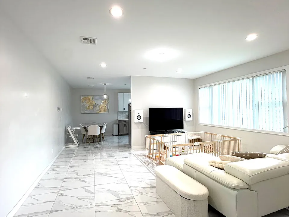 127 Spring St #110