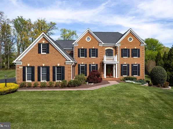 12812 Rose Grove Dr, Herndon, VA 20171