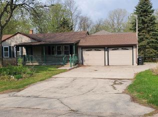 1876 Beck St, Menasha, WI 54952