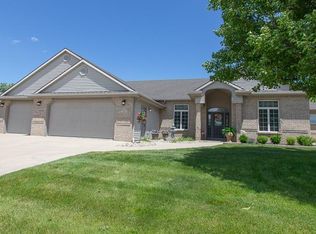 616 N Easton Dr, Angola, IN 46703