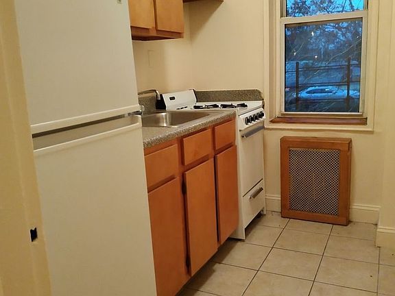 2nd image of 135-10 Grand Central Pkwy #111