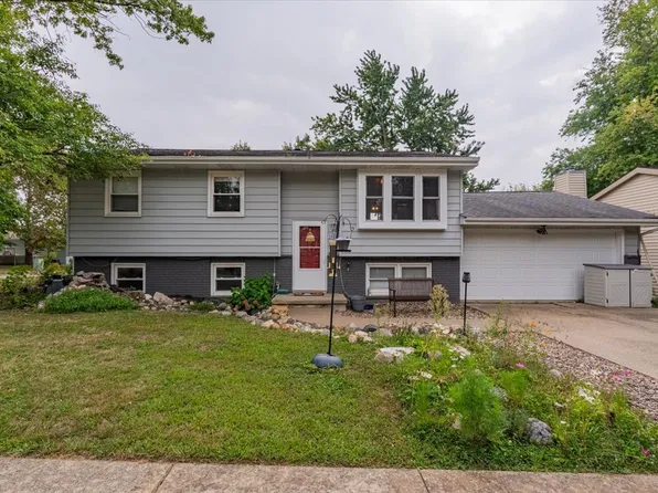 1725 Hoover Dr, Normal, IL 61761