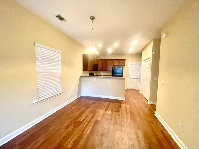 3 bed, 2.5 bath, 1488 sqft, $1,850 — Photo 3
