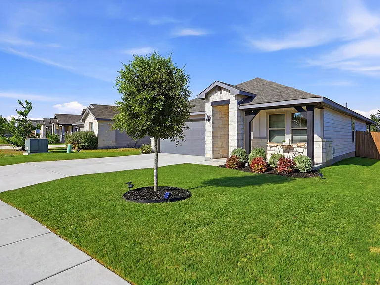 4546 Longhorn Crst — Photo 3