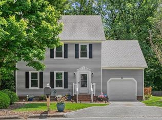 9 Printers Ln, Greensboro, NC 27407