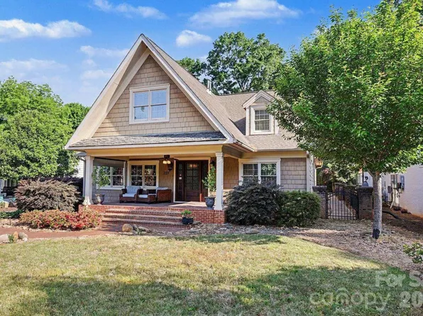 2215 Hassell Pl, Charlotte, NC 28209