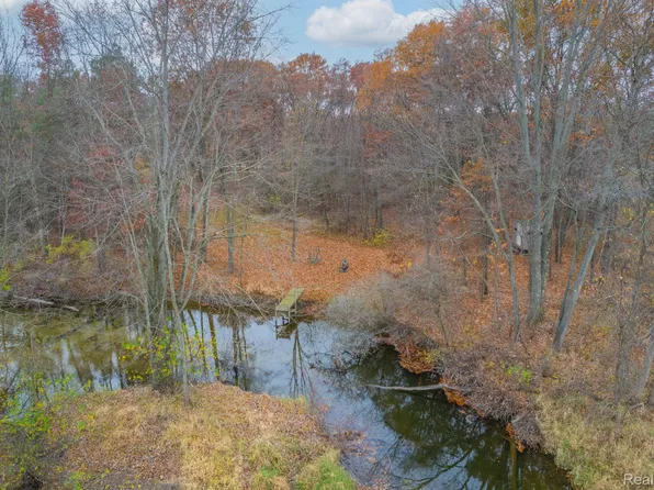 15489 McCaslin Lake Rd, Linden, MI 48451