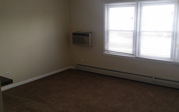 3rd image of 5820 N Lincoln Ave #3S
