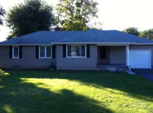 4344 Sunset Dr, Lockport, NY 14094
