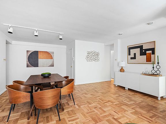 3rd image of 309 E 87th St APT 2P