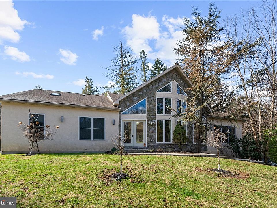 1st image of 302 N Tulpehocken Rd