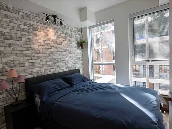 4th image of 223 Saint Clair Ave W #204