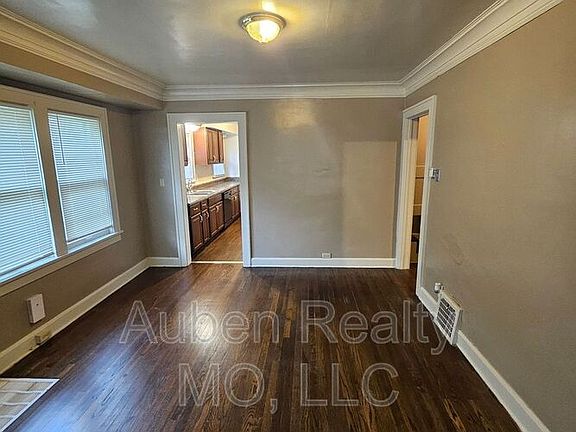3rd image of 5411 Charlotte St