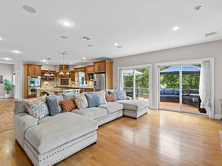 27 Ringwood Ln — Photo 6