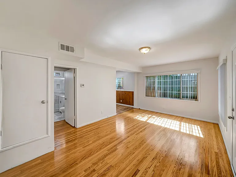 654 Patterson Ave — Photo 7