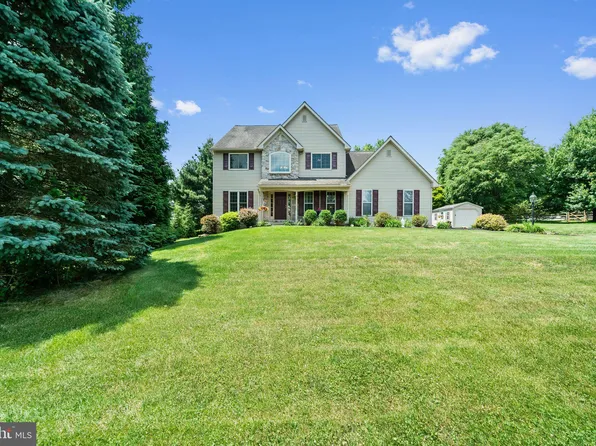 4 Airdale Cir, West Grove, PA 19390