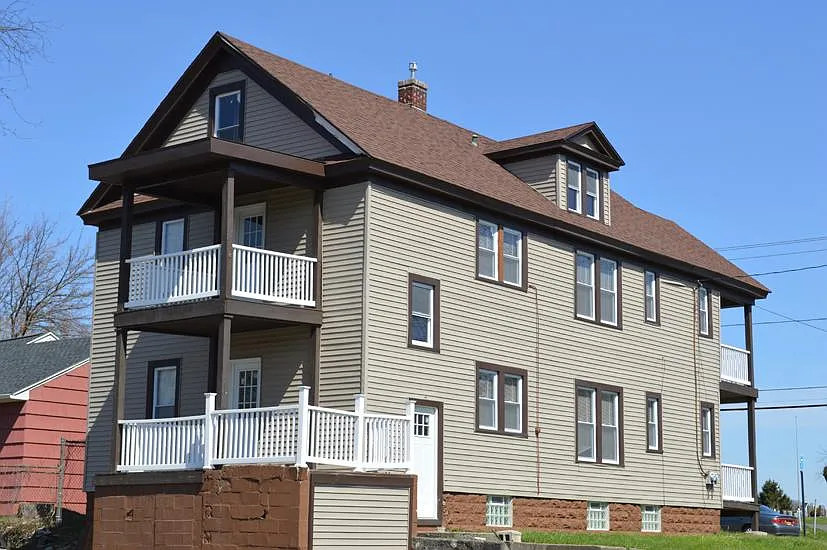 3 bed, $2,250 — Photo 2