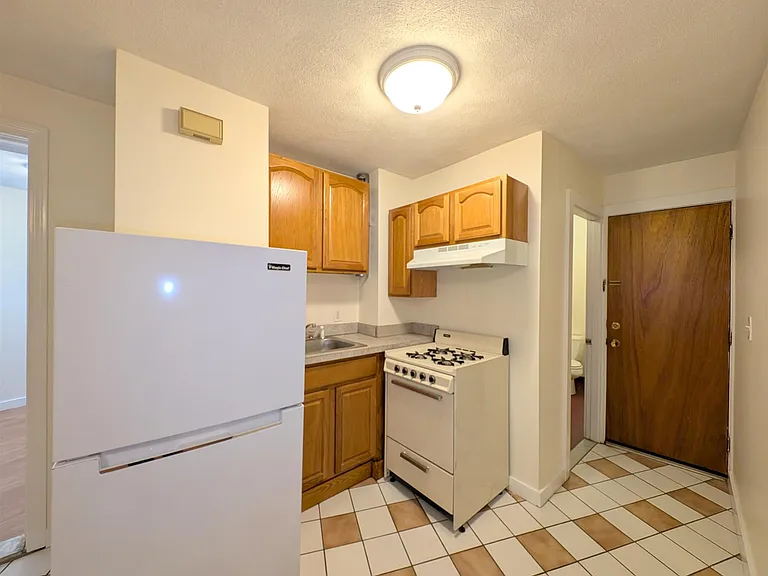 3 Holland St #4 — Photo 4