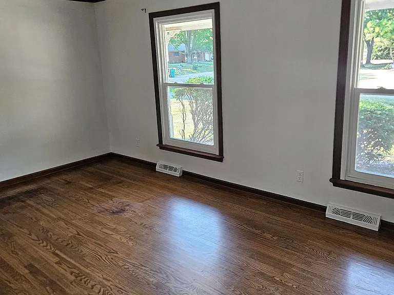 35241 Caryn St — Photo 24