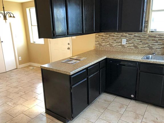 5th image of 8243 W Circle Dr