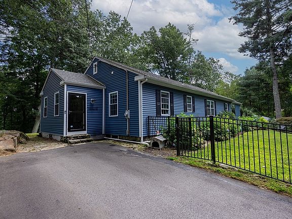 4th image of 17 Gardner Ave