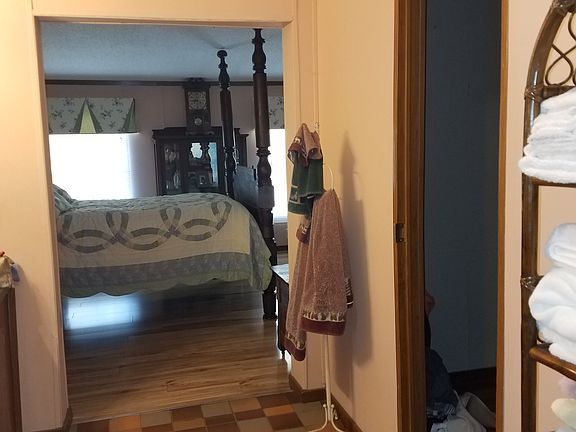 Master bath / master bed