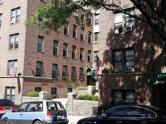 3rd image of 3215 Hull Ave