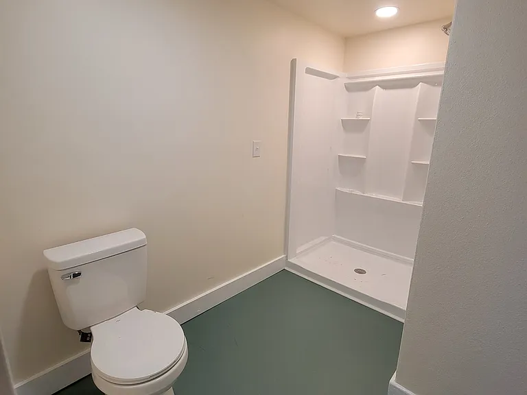 233 N Front St — Photo 6