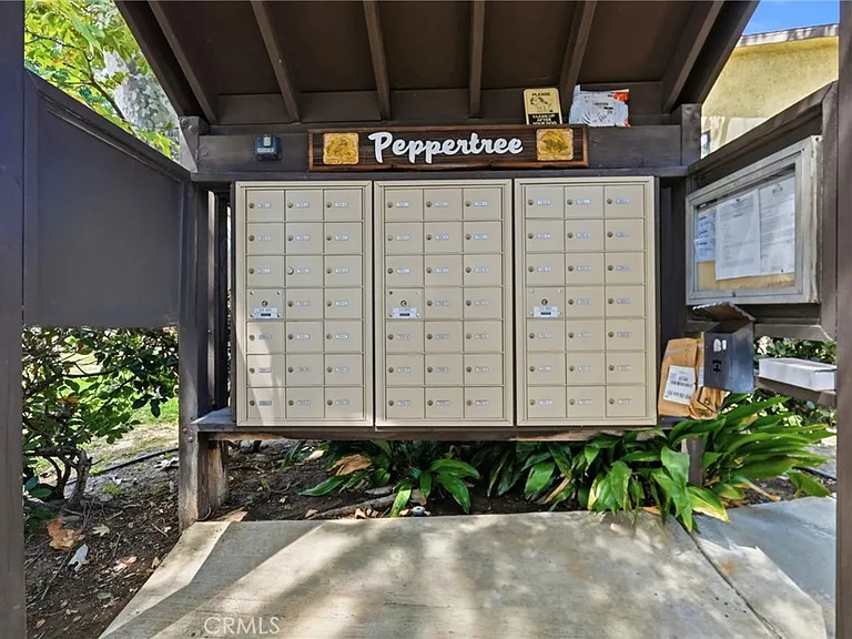 7304 Corbin Ave #J — Photo 29