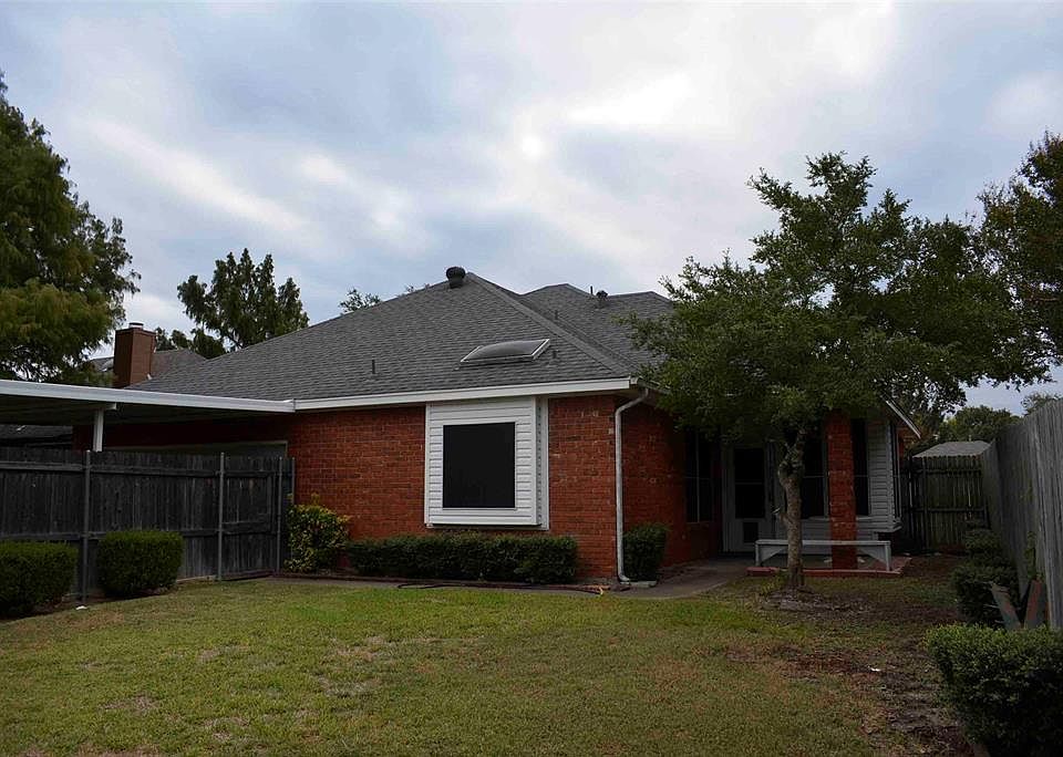 2nd image of 2517 Waterloo Ln