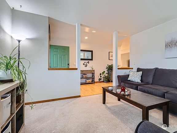 5th image of 15385 Esther Street SE