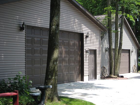 4th image of W1672 River Oaks Dr