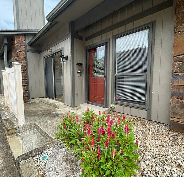 6185 S Zunis Ave — Photo 2
