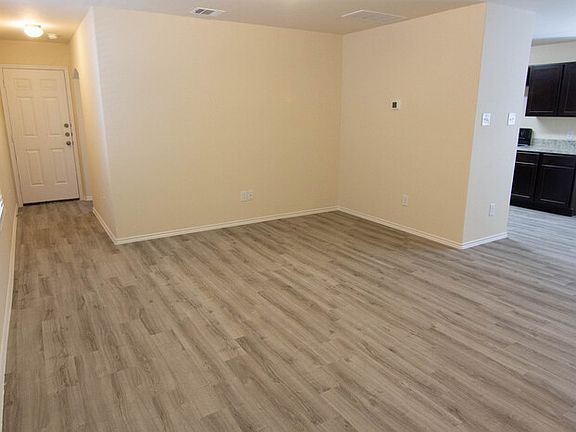 4th image of 18413 Hillwood Ln