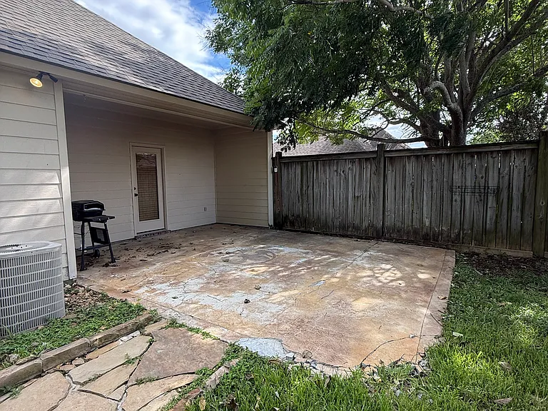 10243 Hillmont Ave — Photo 6