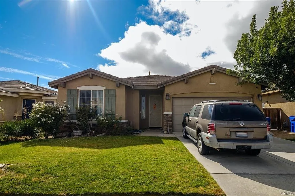 3 bed, 1629 sqft, $2,650 — Photo 1