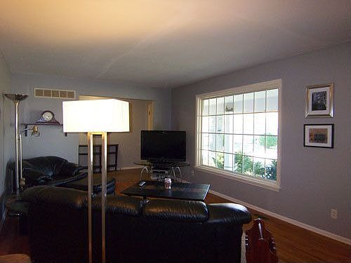 5th image of 46 White Plains Dr