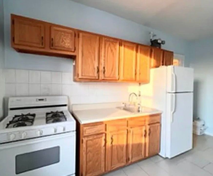 1st image of 2805 43rd St APT 21