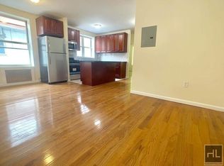 607 E 8th St #1B, Brooklyn, NY 11218